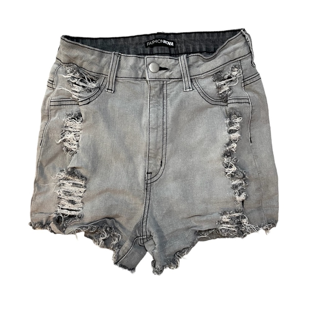 Fashion Nova Size 7 Distressed Shorts